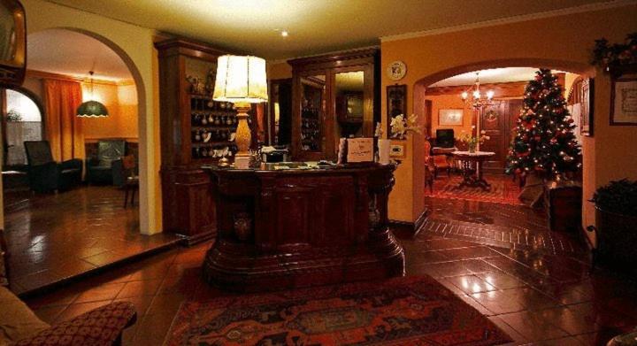 Hotel Arnaldo Aquila D'Oro Рубьера Экстерьер фото