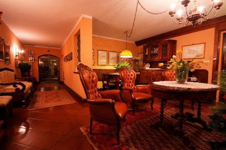 Hotel Arnaldo Aquila D'Oro Рубьера Экстерьер фото